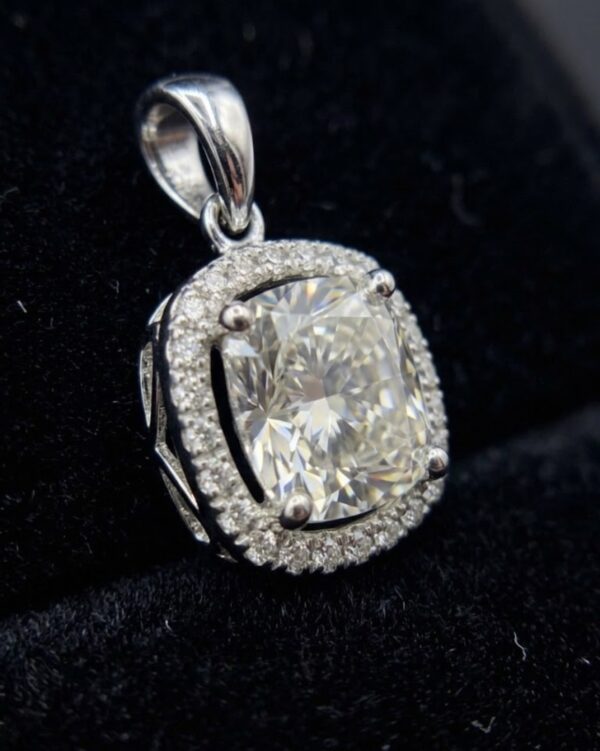 18K White Gold Diamond Earrings 2.05 Carat | Luxury Fine Jewelry for Women | PEN501