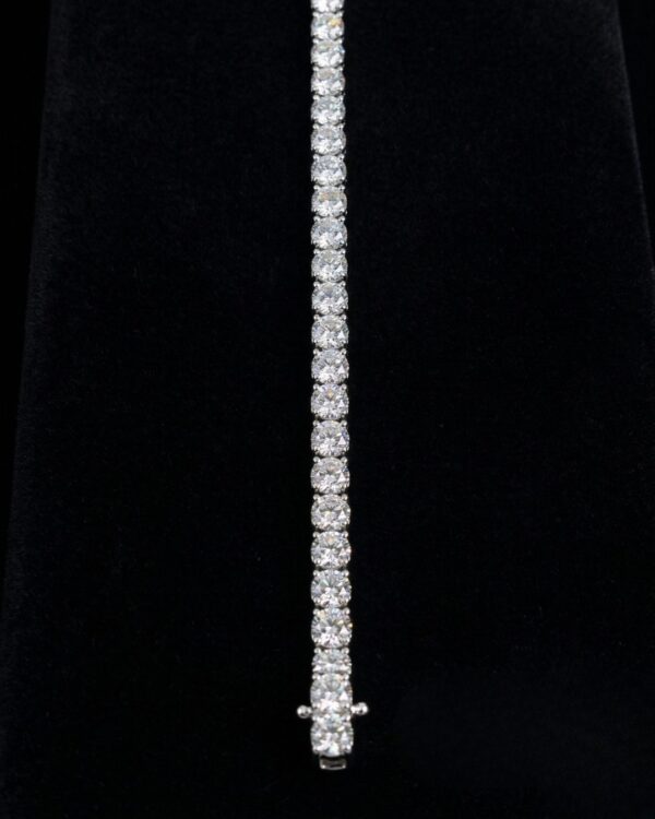 18K Gold Diamond Tennis Bracelet 8.20 Carat | 43-Stone Luxury Bracelet | T.BRA Collection
